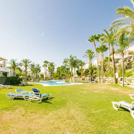 شقة Cozy 2 Bedroom In Nueva Andalucia ماربيا