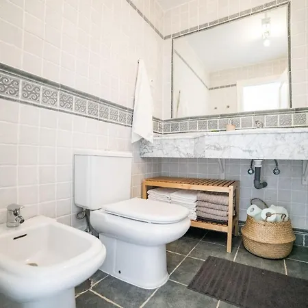 Cozy 2 Bedroom In Nueva Andalucia 公寓